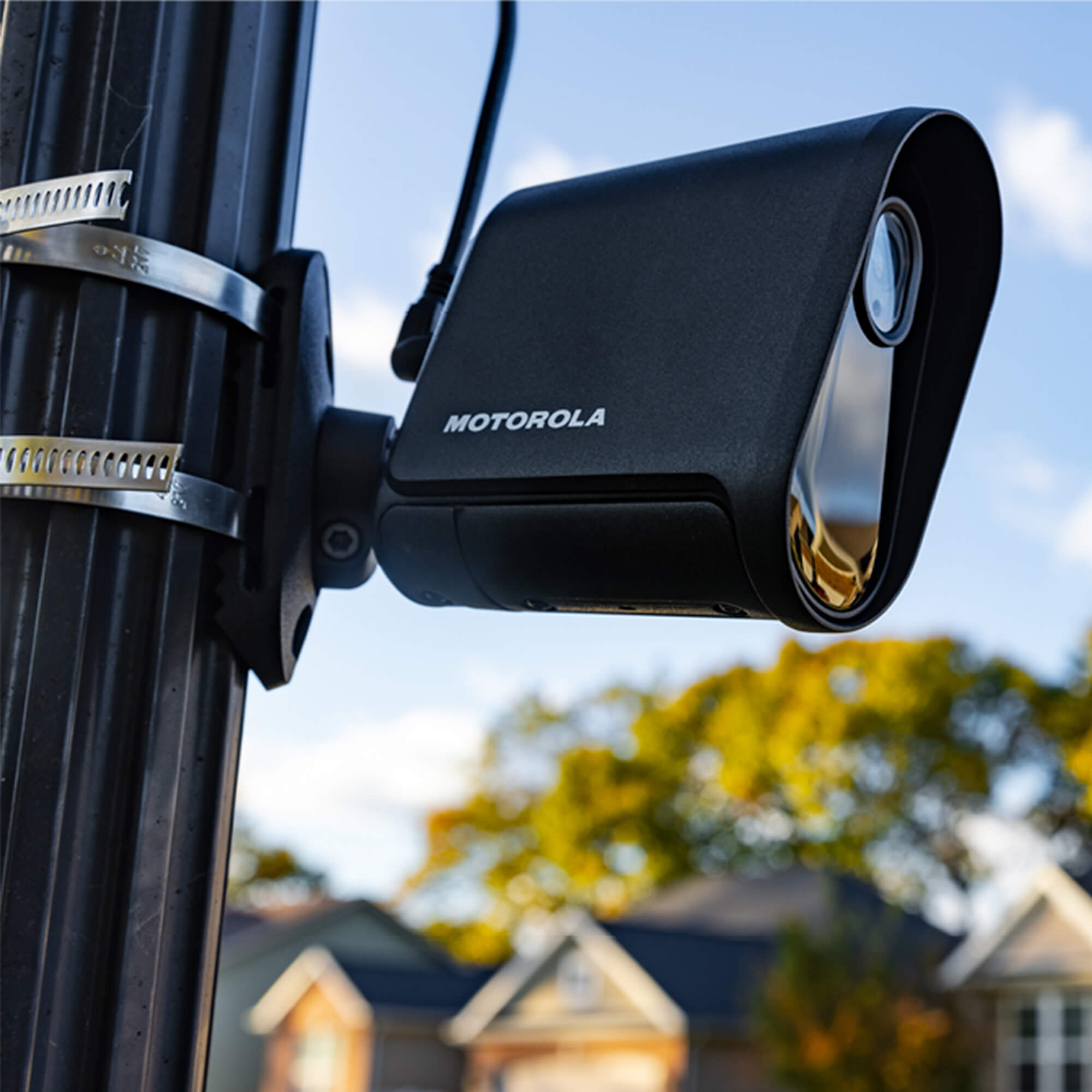 Motorola Solutions L6Q license plate recognition camera with automated vehicle identification, high-resolution imaging, and advanced security monitoring for parking facilities, law enforcement, and business operations