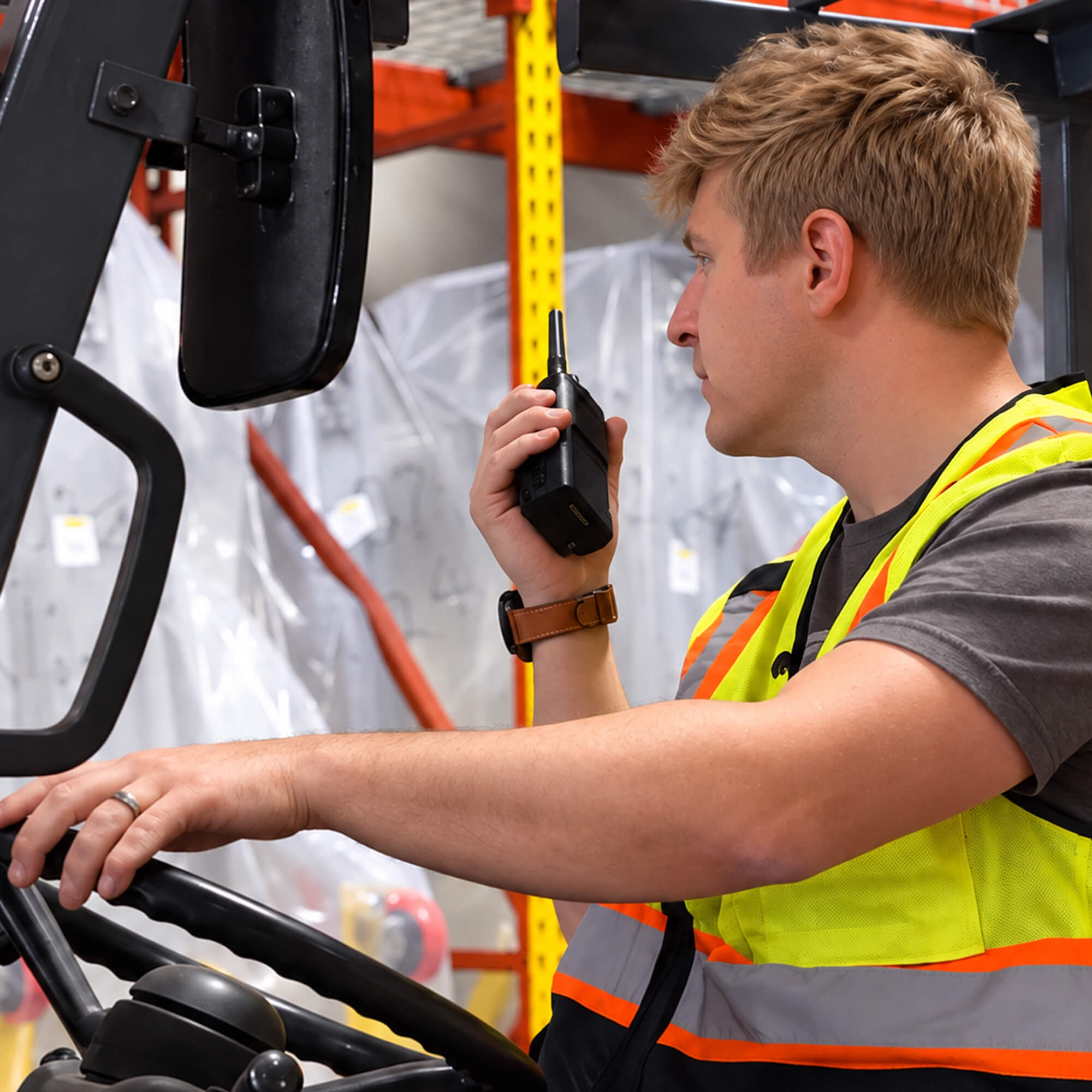 Motorola Solutions RMU2080 RM Series portable UHF two-way radio with eight-channel communication, push-to-talk functionality, rugged design, and reliable team connectivity for construction, manufacturing, security, retail, and business operations