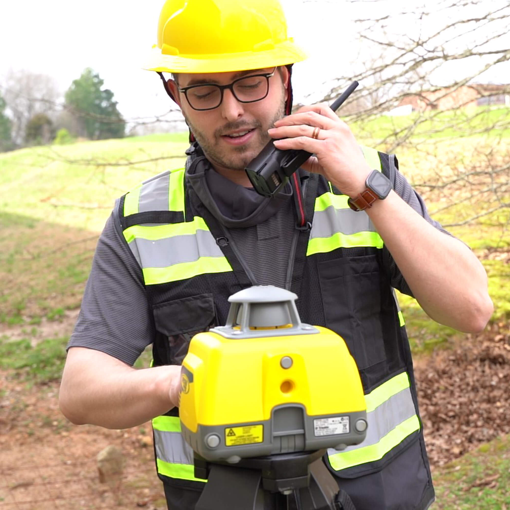 Motorola Solutions RMV2080 RM Series portable VHF two-way radio with eight-channel communication, push-to-talk functionality, rugged design, and reliable team connectivity for construction, manufacturing, security, warehouses, and business operations